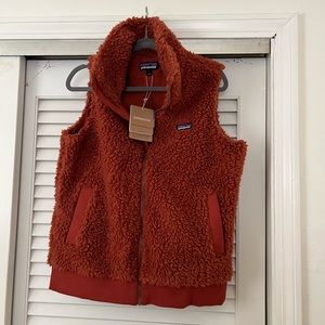 patagonia women's dusty mesa vest, burnished red